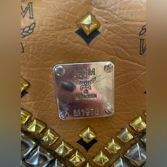 ๐MCM Cognac Silver & Gold Studded Medium Backpack *Used* M1976 See Photos - Picture 11 of 16